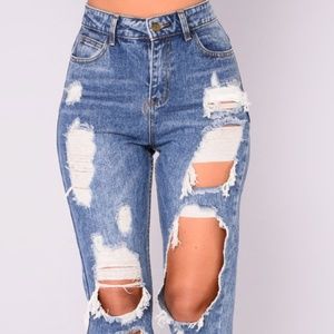 Fashion Nova Ripped/Distressed Boyfriend Jeans